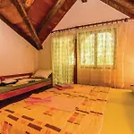 Дом отдыха Lovely In With Wifi *